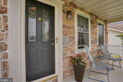 344 Cactus Rd, Blandon, PA 19510-9600