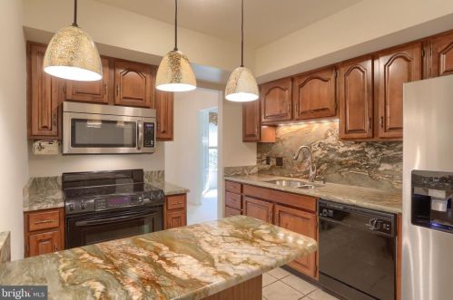 281 Crescent Dr, Swatara PA  17033-2335 exterior
