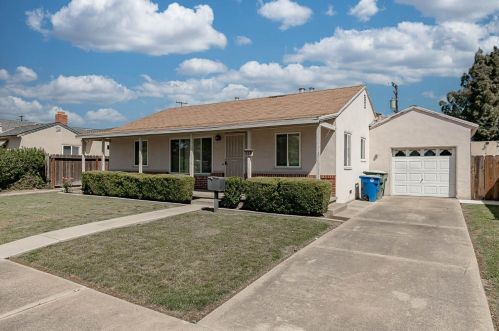 609 Dot Way, Manteca CA  95336-5808 exterior