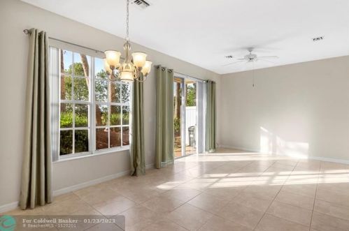 9965 Villa Cir, Vero Beach, FL 32966-3143