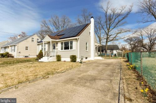 1102 Cumberland Ave, West Deptford NJ  08096-3041 exterior