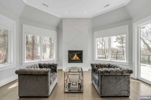 19 Duck Pond Rd, Demarest NJ  07627-2305 exterior
