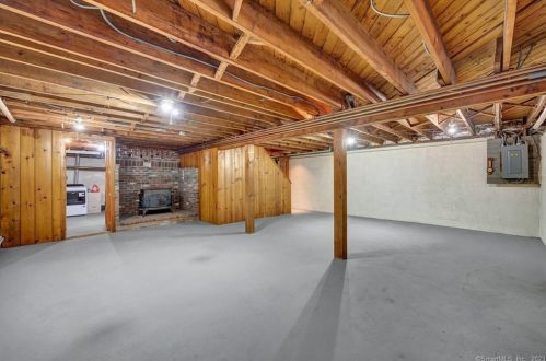 61 Cow Path Dr, Stamford CT  06902-1016 exterior