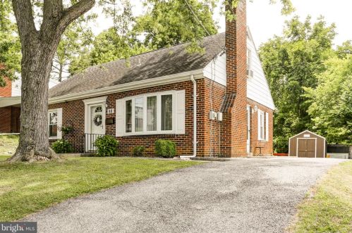 98 Oneida Rd, Camp Hill, PA 17011-6776