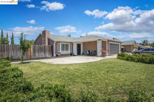 1690 Pecan Ln, Oakley, CA 94561-1616