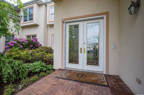 346 Altessa Blvd, Huntington Station, NY 11747-5223