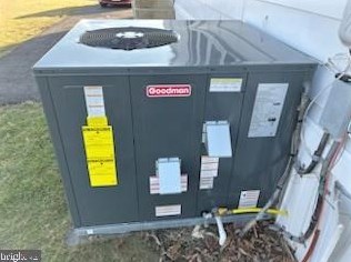 4 Oak Dr, Erial NJ  08081-1808 exterior