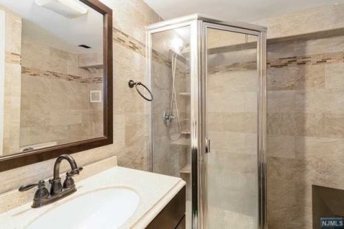 20 Kierstead Ave, Nutley NJ  07110-2528 exterior