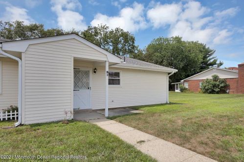 91 Waterfront Dr, Bricktown, NJ 08724-1343