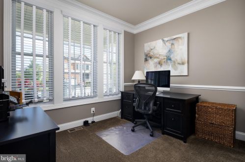 15909 Paynes Farm Dr, Haymarket VA  20169-8123 exterior