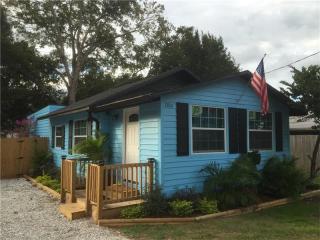 13110 Clay Ave, Largo, FL 33773-1129