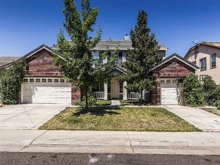 8248 Medeiros Way, Sacramento, CA 95829-8163