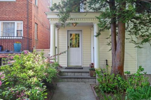 218 262nd St, Bronx, NY 10471-1137