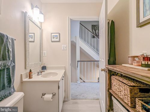 12169 Presidio Way, Woodbridge VA  22192-1052 exterior