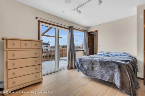 1019 Bowsprit Pt, Lacey Township NJ  08734-2706 exterior