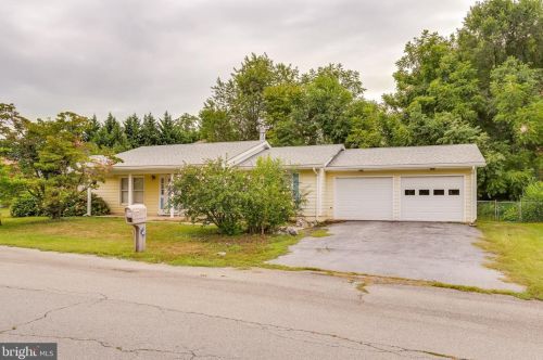 533 Morison St, Charles Town WV  25414-1144 exterior