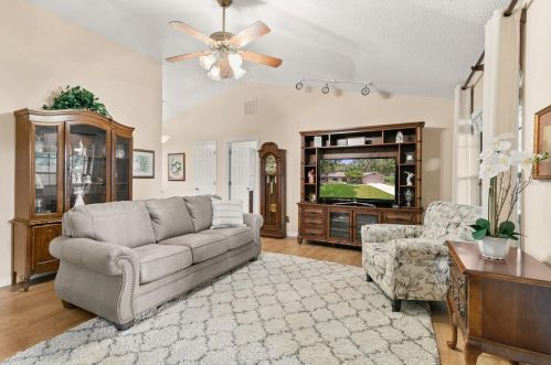 25749 Pinehurst St, Mount Plymouth FL  32776-9014 exterior