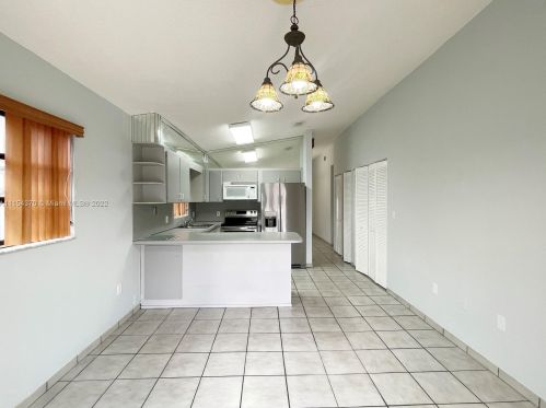 2666 72nd St, Hialeah FL  33016-5419 exterior