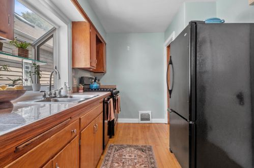 8134 Gridley Ave, Milwaukee WI 53213-3039 exterior