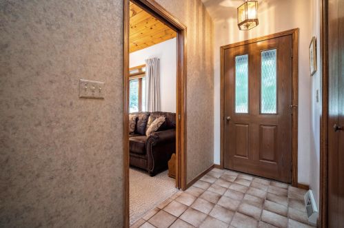 3704 Briarwood Ln, Manitowoc, WI 54220-1642