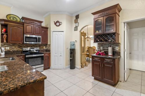 1125 Coleman Ave, Fort Pierce FL  34953-1824 exterior