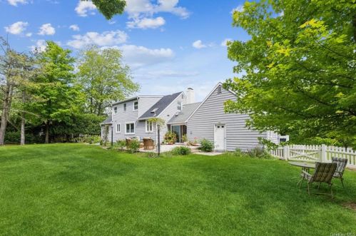 25 Cardinal Ct, West Nyack NY  10994-1031 exterior