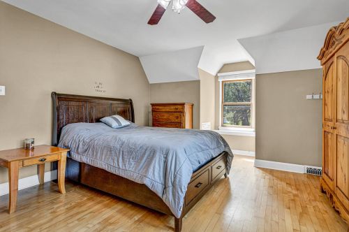 609 Waldo Blvd, Manitowoc WI  54220-2829 exterior