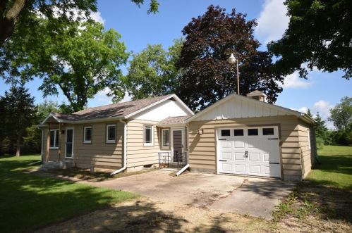 5226 Arthur Rd, Slinger, WI 53086-9530