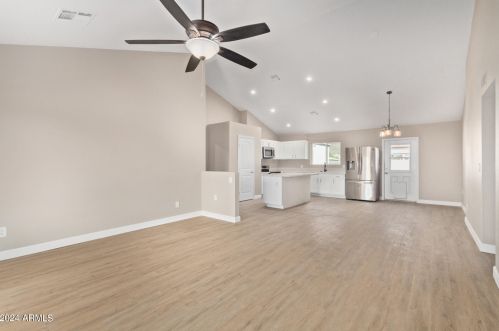 4532 Topeka Dr, Glendale AZ  85308-4460 exterior