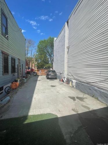 872 156th St, Bronx NY  10455-1802 exterior