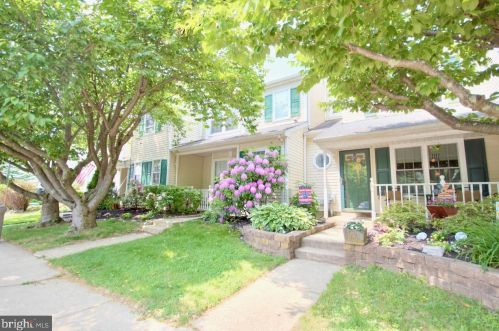 6 Plumly Way, Southampton, PA 18966-2663