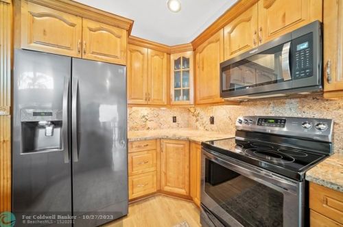 1277 144th Ter, Hollywood FL  33028-2925 exterior