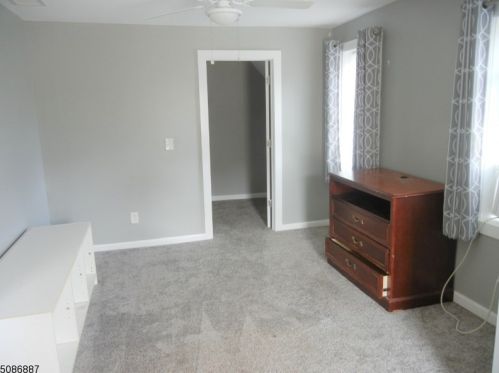 979 Union Valley Rd, West Milford Lakes NJ  07480-1200 exterior