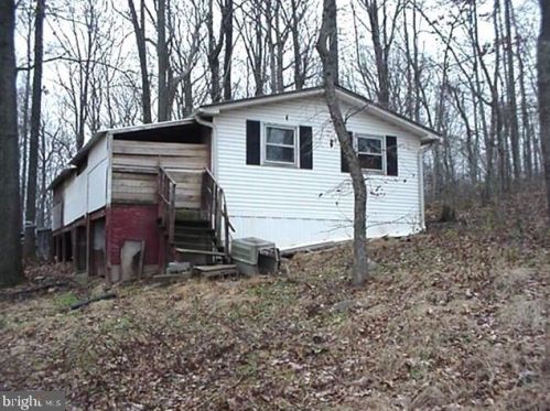 130 Ladyslipper Ln, Slanesville, WV 25444-3331