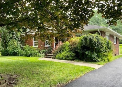 145 College Ave, Greenville, PA 16125-1109