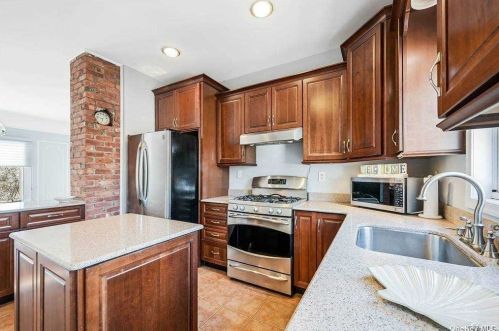 114 Sound Beach Blvd, Scotts Beach, NY 11789-2726