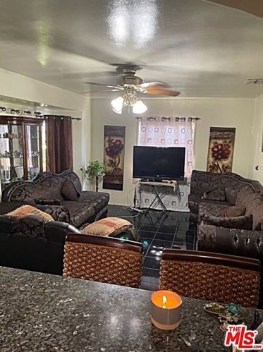 10515 Montara Ave, South Gate CA  90280-5614 exterior