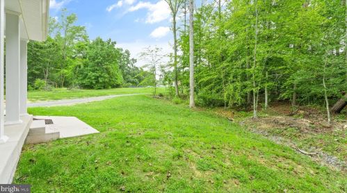 1077 Mountain View Rd, Fredericksburg VA  22406-4429 exterior