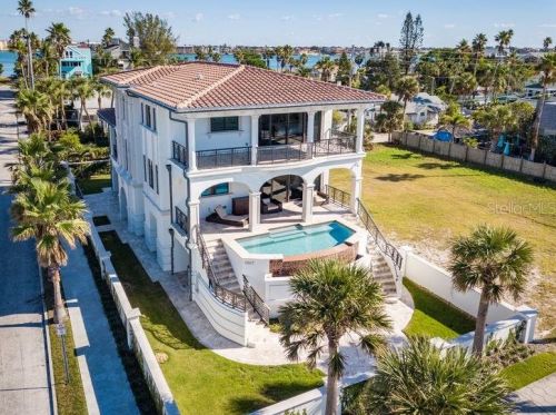 1307 Gulf Way, Saint Petersburg, FL 33706-4225