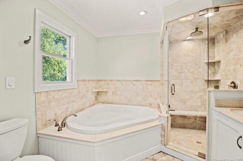 26 Bonheur Rd, Bridgeport CT  06611-3404 exterior