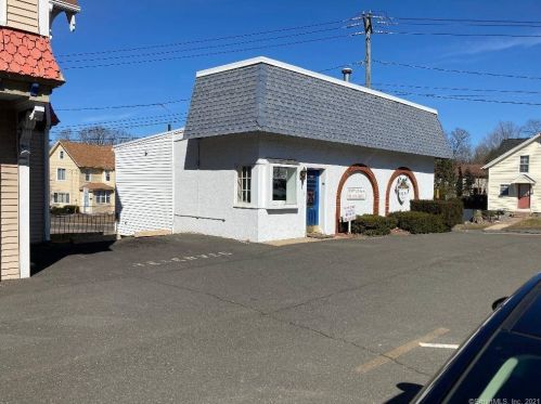 134 Oakland St, Manchester, CT 06042-2366