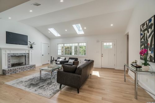 53 Winkle Point Dr, Northport NY  11768-1154 exterior