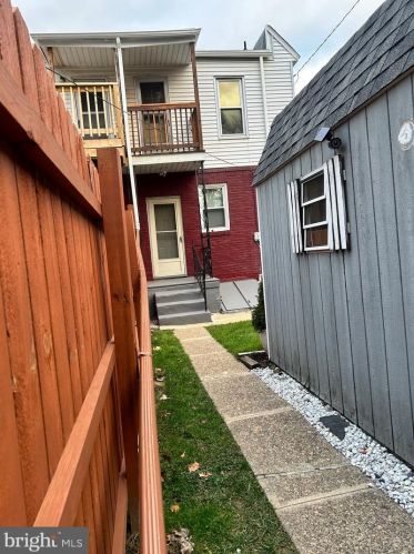 1625 Herr St, Harrisburg, PA 17103-1450