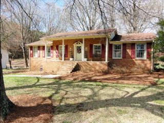 3840 Willowood Dr, Clemmons, NC 27012-9121