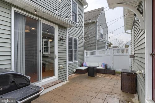 302 Witwer Way, Mount Joy PA  17552-1162 exterior