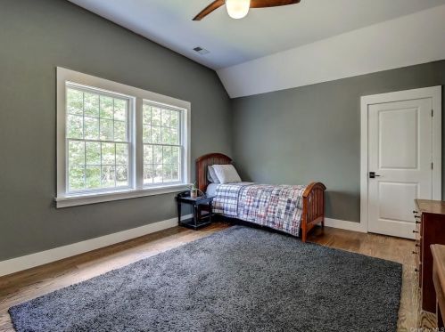 27 Stonehenge Rd, Warwick NY  10990-2354 exterior
