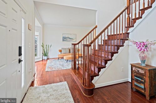 16475 Kramer Estate Dr, Woodbridge VA  22191-6004 exterior