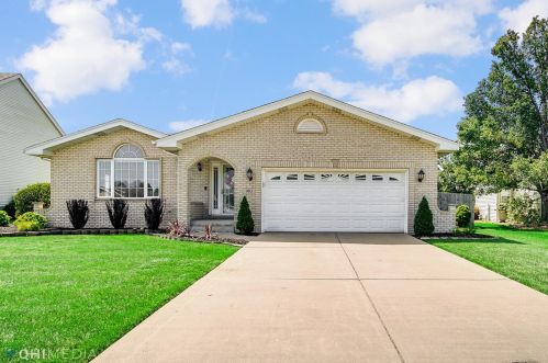 740 Seminary Dr, Dyer, IN 46311-4007