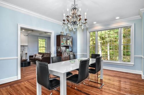 323 Smith Ridge Rd, New Canaan CT  06840-3625 exterior