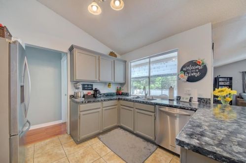 3424 Fox Holw Dr, Orlando FL 32829-8781 exterior